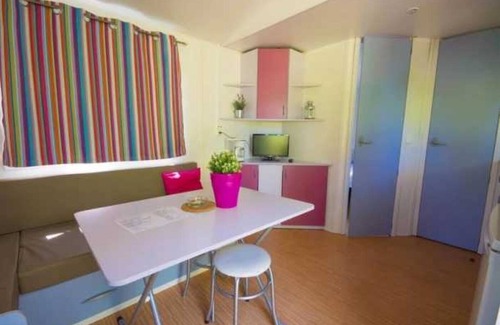 Saint-Jeannet House | Camping 4 étoiles - Piscine - eeeeaa