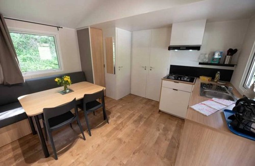 Die House | Camping 4 étoiles - Piscine - ccaifig