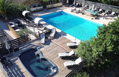 Paluds de Noves Ski Chalet | Camping 4 étoiles - Piscine - eehf0d