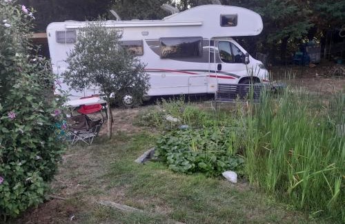 Pujo-le-Plan Other | Camping car au bord de l eau