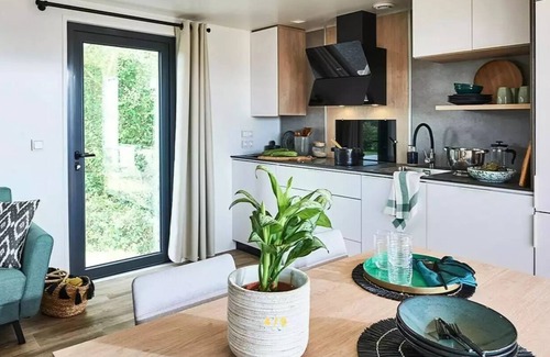 Crecy-la-Chapelle House | Camping Country Park Crécy La Chapelle * - Mobile Home KING 4 Rooms 6 People