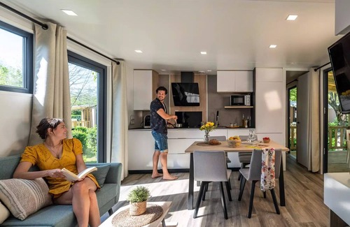 Crecy-la-Chapelle House | Camping Country Park Crécy La Chapelle * - Mobile Home KING 4 Rooms 6 People