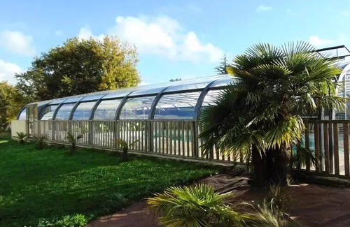 Avrille House | Camping Flower Beauchêne* - Canvas bungalow Amazone 3 rooms 4 persons Without Bathroom