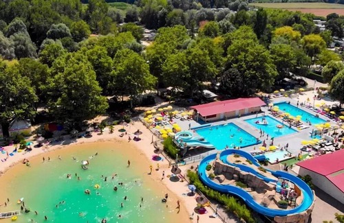 Chateauneuf-de-Galaure House | Camping Le Château de Galaure* - Comfort XL 4-room mobile home for 6 people
