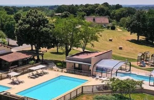 Rouffignac-Saint-Cernin-de-Reilhac House | Camping La Nouvelle Croze* - 4 Room TV Family Mobile Home 6 people