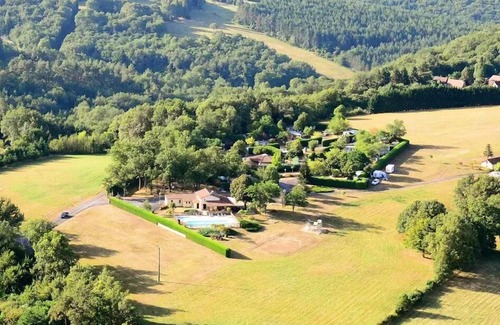 Rouffignac-Saint-Cernin-de-Reilhac House | Camping La Nouvelle Croze* - Mobil home Comfort TV 3 Rooms 4 People