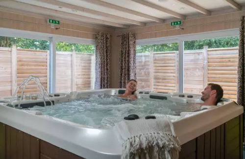 Saint-Julien-des-Landes House | Camping 5 étoiles - Piscine - eebdbf