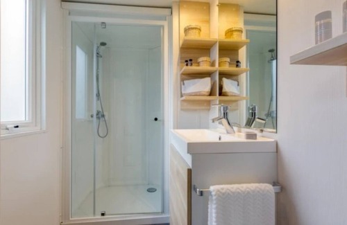 Saint-Julien-des-Landes House | Camping 5 étoiles - Piscine - eebdbf