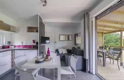 Saint-Julien-des-Landes House | Camping 5 étoiles - Piscine - eebdbh