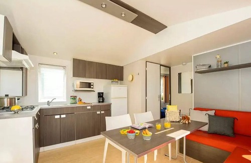 Sommieres House | Camping Le Domaine de Massereau* - Classic 4-room mobile home for 6 people, air-conditioned + TV
