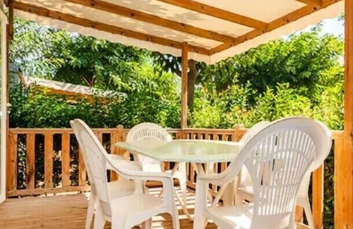 Castelnau-de-Montmiral House | Camping Le Chêne Vert*** - Cozy 4-Room Mobile Home for 6 People