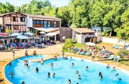 Castelnau-de-Montmiral House | Camping Le Chêne Vert*** - Cozy 4-Room Mobile Home for 6 People
