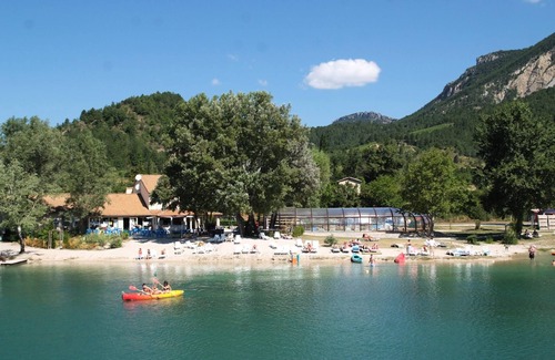 Chatillon-en-Diois House | Camping Le Lac Bleu* - Floating Blue Island 2 rooms 2 people Without sanitary facilities