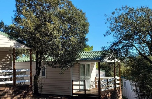 Fabrezan House | Camping Le Pinada * - Mobil Home LOUISIANE - 2 bedrooms - 22m2 4 to 5 people - 4 pers. included in the tariff