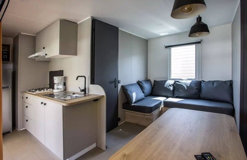 Torreilles House | Camping Le Trivoly * - Mobil-Home Baltic 4 Rooms 6 People Air-conditioned + TV