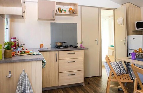 Ivry-la-Bataille House | Camping les Fontaines *** - Classic Mobile Home 3 rooms 6 people