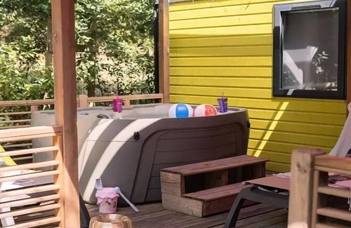 Laroque-des-Alberes House | Camping les Albères* - Mobile home Premium Air-conditioned Jacuzzi 3 rooms 4 people