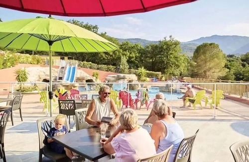 Laroque-des-Alberes House | Camping Les Albères * - Mobile home Comfort TV Air Conditioning 2 rooms 2 people