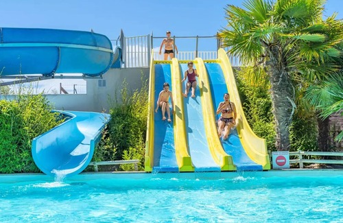 Lannion House | Camping maeva Club Les Alizés * - Mobile Home Premium Exotic 3 Rooms 4 People Air-conditioned + TV