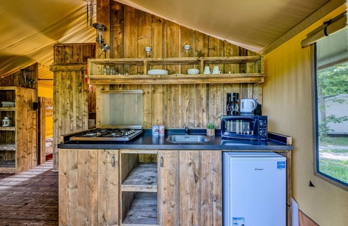 Saint-Paul-en-Born RV Rental | Camping maeva Escapades La Clairière * - 3 Room Lodge Tent 4 People