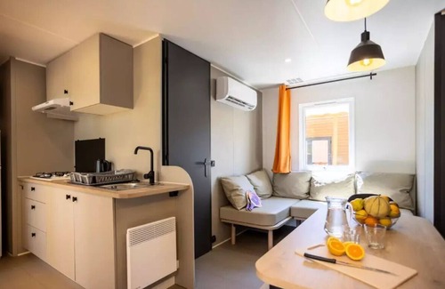 La Crau House | Camping maeva Escapades Le Hameau des Pins - Mobil-Home Riviera 4 Rooms 6 People Air Conditioned