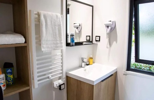 La Plaine-sur-Mer House | Camping maeva Club Les Vallons de l'Océan * - Mobile home Premium 2 Rooms 2 People Air-conditioned + TV