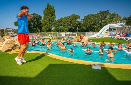 Ambon House | Camping - Parc aquatique - ccafhai