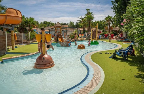 Serignan-Plage House | Camping - Piscine - ccagedi