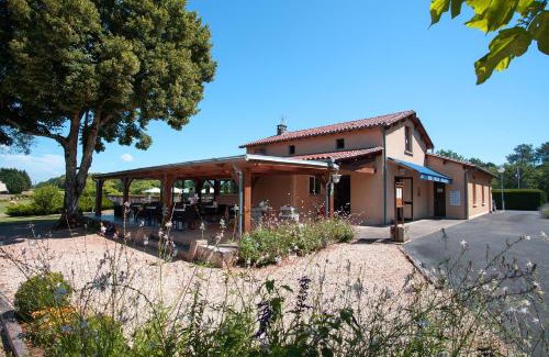 Rouffignac-Saint-Cernin-de-Reilhac Resort | Camping Rouffignac-St-Cernin