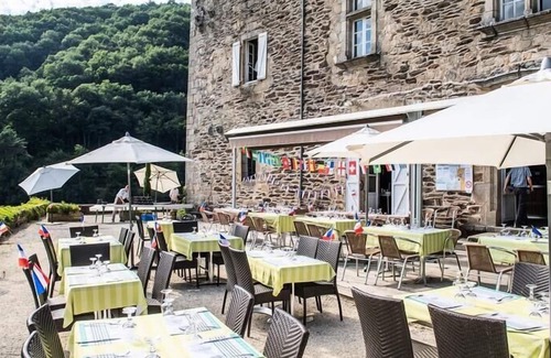 Saint Martial Entraygues House | Camping Sea Green Château Du Gibanel **** - Mobilhome for 6 People