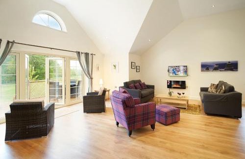 Pattiswick House | Campion Lodge