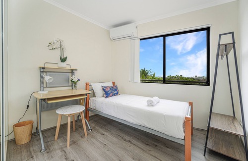 Campsie Apartment | Campsie Adorable 3Br Apt with Wifi & Parking
