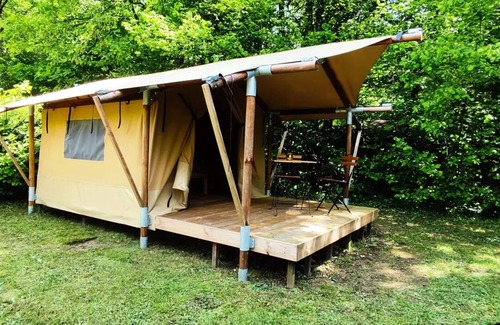 Leval House | Campsite Flower du Lac de la Seigneurie * - Woodlodge Nature 1 room 2 people Without Sanitary Facing the pond