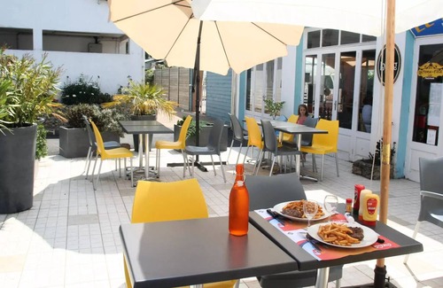Binic House | Campsite LE PANORAMIC * - MOBILE HOME PMR IBIZA 31 m2 with uncovered wooden terrace 4 people