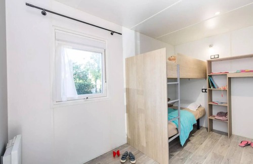 Serignan-Plage House | Campsite L'Etoile de Mer * - Comfort mobile home 2 bedrooms PRM 5 people