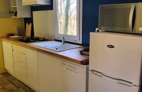 Peyrignac Ski Chalet | Campsite LA GARENNE * - 11 The cosy cabanon " YOU AND ME "2 pers. one bedroom TV and covered terrace 2 people