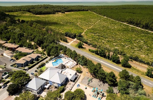 Le Verdon-sur-Mer House | Campsite La Pointe du Médoc* - Mobile home Comfort 4 rooms 6 people - TV