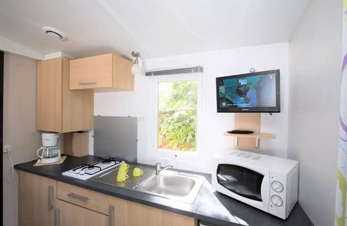 Saint-Leu-dEsserent House | Campsite Le Pré des Moines * - Mobile home SARRIETTE + 1 bedroom 2 to 4 people - 2 pers. included in the tariff