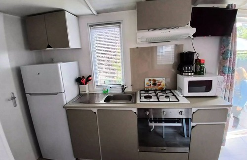La Londe-les-Maures House | Campsite maeva Escapades Parc Valrose * - Mobil-Home 3 Rooms 4 People Air-conditioned + TV