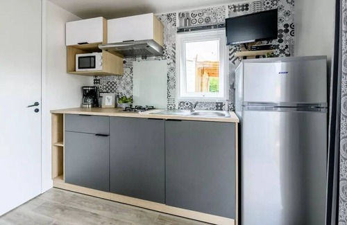 Parentis-en-Born House | Campsite maeva Club l'Arbre d'Or * - 2 Room Mobile Home 2 People Air Conditioned + TV
