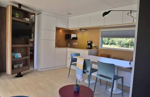 Caro House | Campsite maeva Respire Domaine de Kervallon * - Mobile Home Taos 4 Rooms 6 People + Jacuzzi + TV