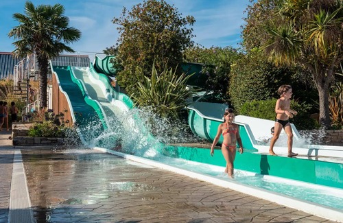 La Foret-Fouesnant House | Campsite of Keranterec* - Classic Comfort 3-Room Cottage 4 People