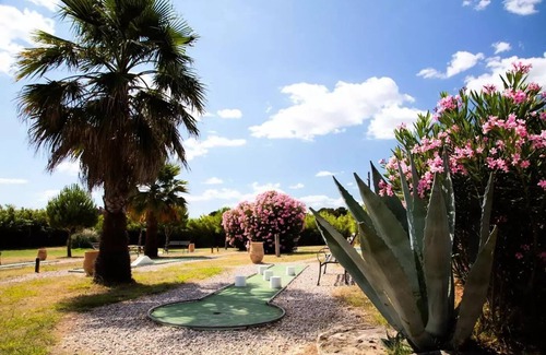 Castelnau-de-Guers House | Campsite Residential La Pinède * - Baltimore PREMIUM-2 bedrooms 40m2- *Clim, terrace, TV* 6 persons