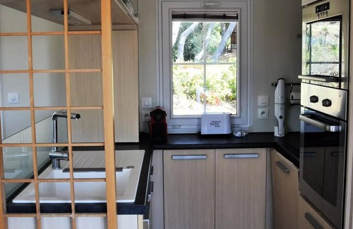Castelnau-de-Guers House | Campsite Residential La Pinède * - Charleston PREMIUM-2 bedrooms 40m2- *Clim, terrace, TV* 6 persons