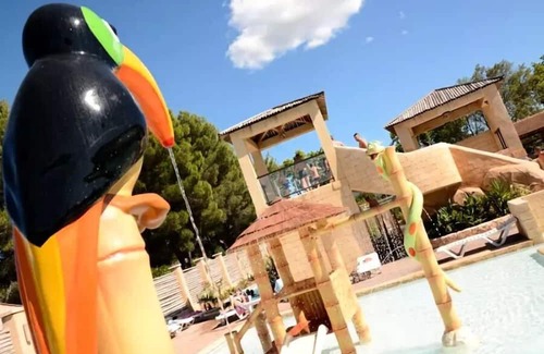 Le Muy House | Campsite Tikayan La Prairie * - Safari Classic 3 room apartment for 4 people Air-conditioned