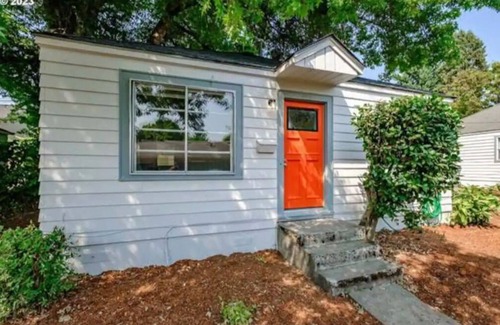 Corvallis House | Campus Cottage