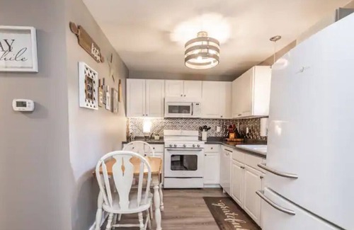 Balfour House | Camryn's Cottage