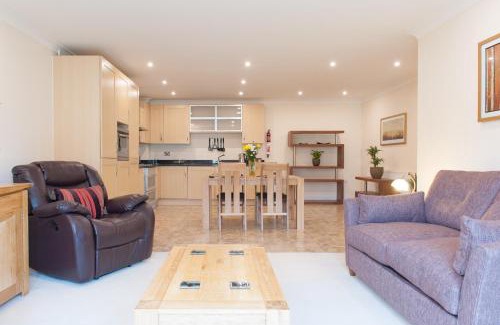 Cambridge Apartment | Camstay Longworth Avenue
