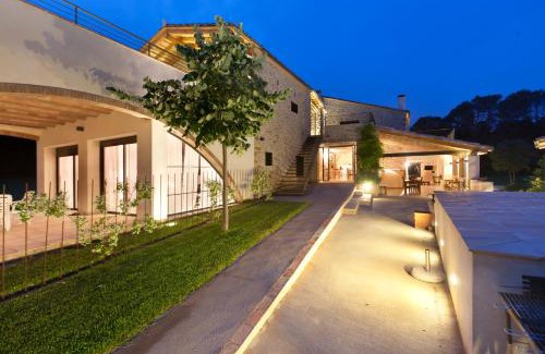 Cistella Bed & Breakfast | Can Clotas Hotel Masia