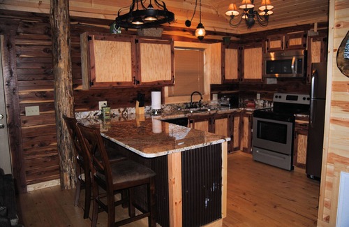 Eureka Springs Cabin | Can-U-Canoe 109 The Trout House Mountain Top Cabin